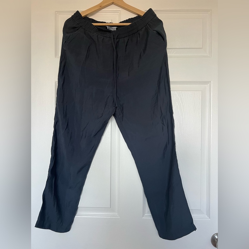 Zara pull on pants navy blue with pockets .size large